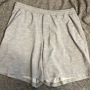 Men’s Large 7” Lululemon Pace Breaker Shorts